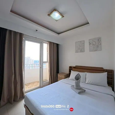 Hotel In Malate Facing City View